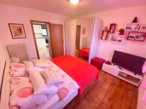  Apartments Bruni  Ровинь